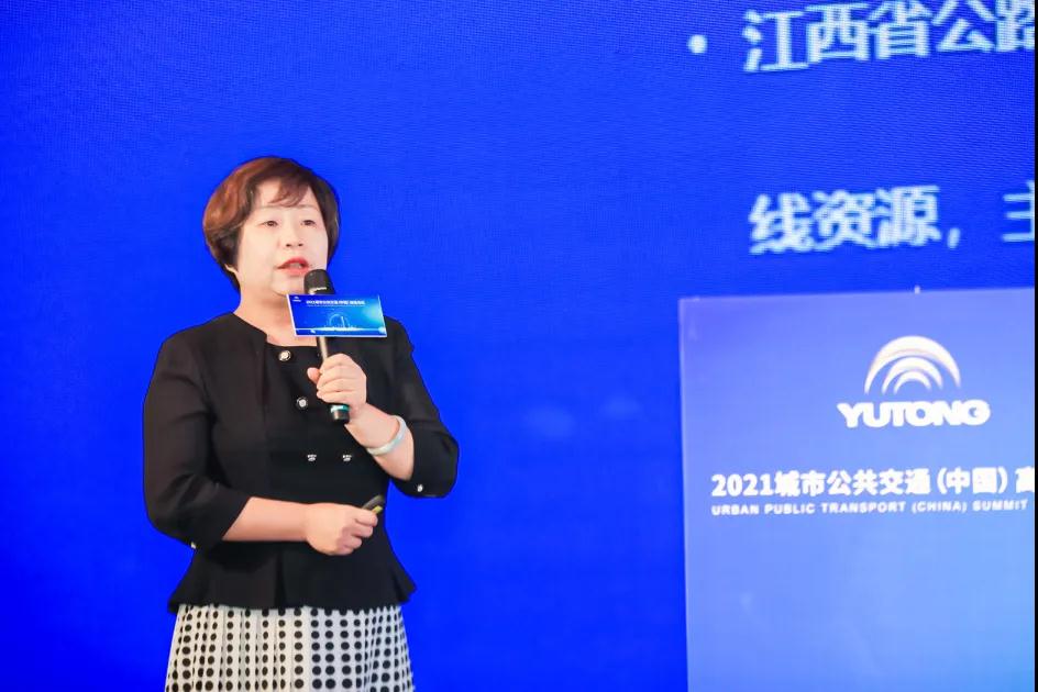 江西長運(yùn)股份有限公司總經(jīng)理助理萬建紅.jpg 江西長運(yùn)股份有限公司總經(jīng)理助理萬建紅.jpg